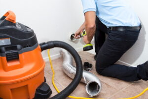 duct-cleaning-with-vacuum